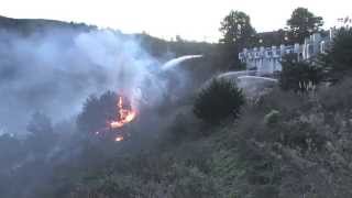 preview picture of video 'Pacifica Fire Pacifica Ca Rockaway Area Grass Fire Monday Jan 26,2015'
