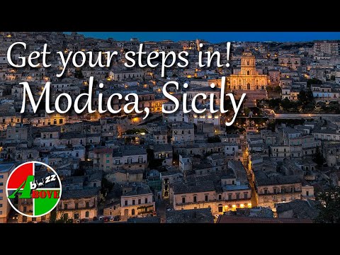 Majestosa Modica! Cidade siciliana de chocolate e degraus.
