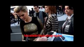 Star Trek stars sign autographs Chris Pine, Alice Eve, John Cho and more