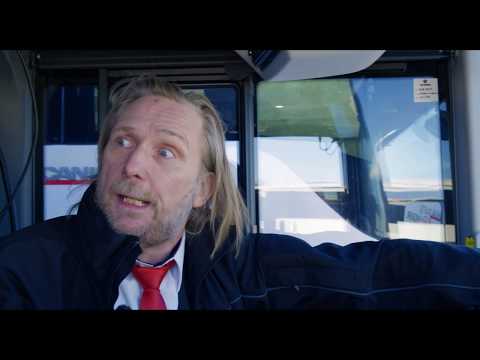 Kliff Arne gjør 120 meters hopp med buss