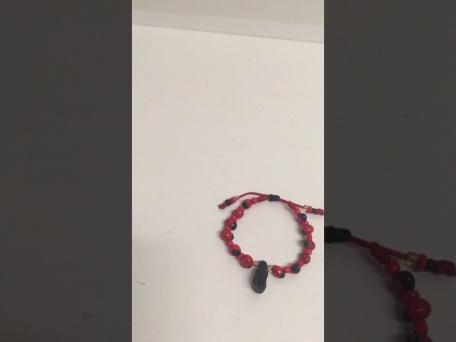 Vídeo relacionado con masqueprecios Llavero amuleto figa, puño contra el mal de ojo y celos con cuerda roja, protector