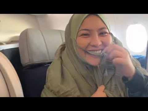 Janna Nick Naik Flight Bisnes Class, Comel Je Janna Solat