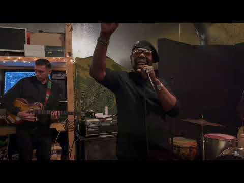Roy Ellis & The Aggrolites: "Must Catch A Train" - Live at Black Bird Studio