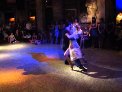 Mauro Caiazza y Carolina Giannini - "La Yumba"