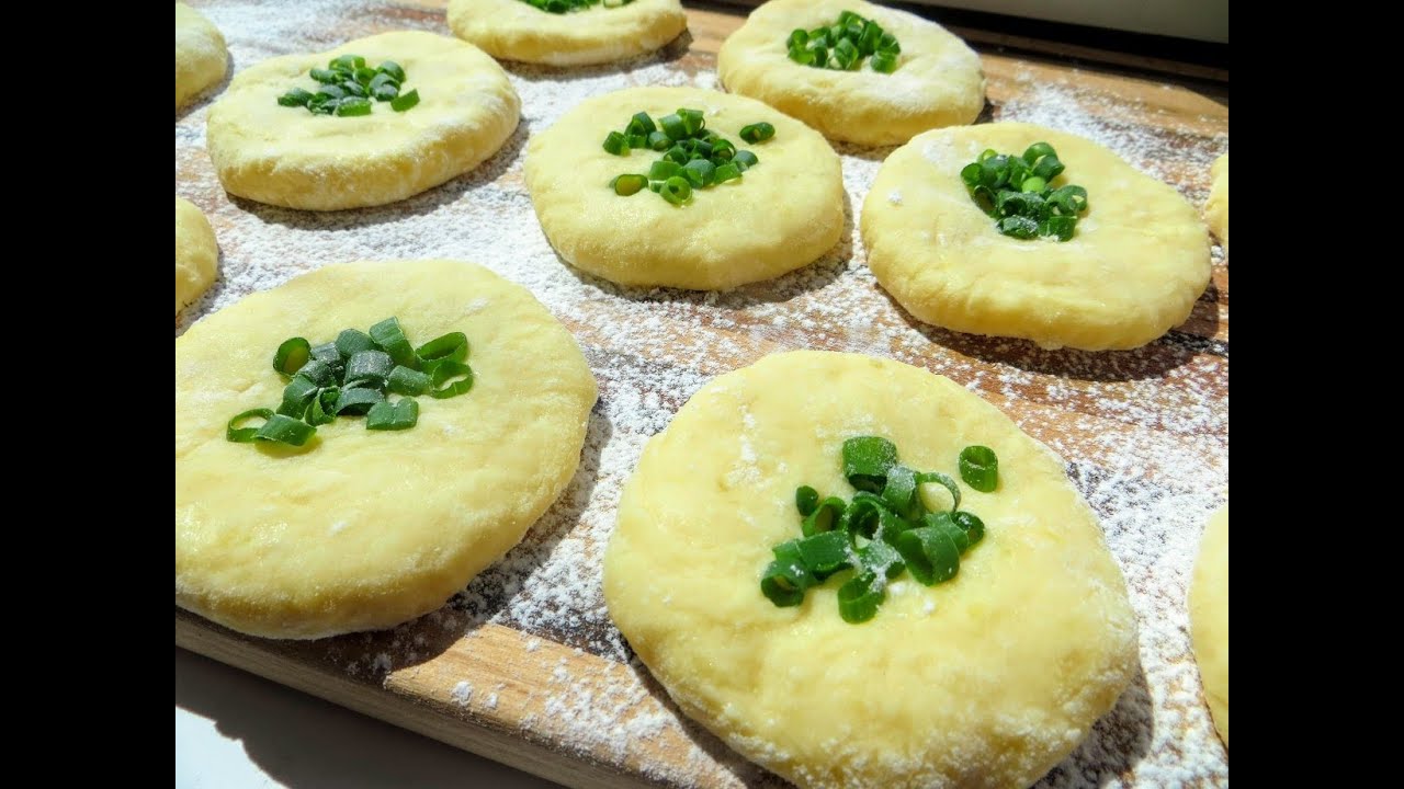 Картофельные лепешки с зеленым луком вместо хлеба выручат всегда!