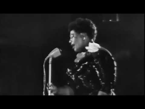 A Foggy Day (in London Town) - Ella Fitzgerald