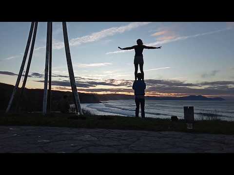 Acroyoga Foot to Hand