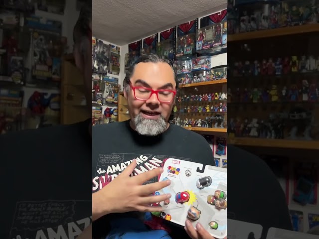 Vídeo relacionado con Star Wars Tsum Tsum Deluxe Set Nueva República, de Jakks Pacific, Pack Coleccionable Oficial con Personajes icónicos, Niños 3 Años +
