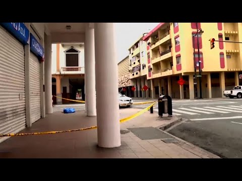 En Guayaquil, Ecuador, la gente vive entre sus muertos