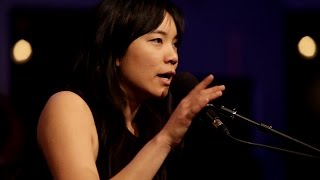 Thao &amp; the Get Down Stay Down - Astonished Man  (opbmusic)