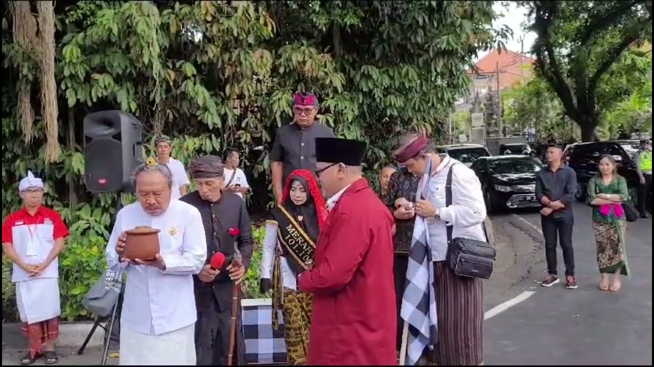 Kaban Kesbangpol Bali Wakili Pj. Gubernur Bali Buka Acara Kirab Merah Putih