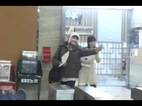 111226 Sukira Minwook in kbs lobby for sukira