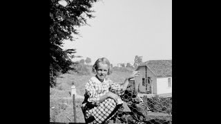 Norma Jeane - And her dog : Tippy 1933