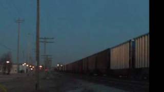 preview picture of video 'A UP COAL TRAIN ROLLS THRU WEST ALLIS AFTER COMING OFF THE KENOSHA LINE 3-14-09.mpg'