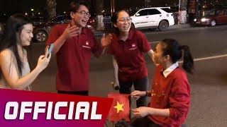 Mỹ Tâm Bất Ngờ Gặp Fan Cứng Khi Đang Đi Bão Mừng U23 Việt Nam Trên Siêu Xe Hai Bánh