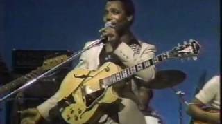 Chet Atkins, George Benson & Earl Klugh - 1978 television.