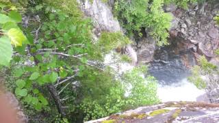 preview picture of video 'Glen Ellis Falls on the Ellis River in New Hampshire - 01'