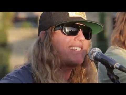 Dirty Heads - "Everything I'm Looking For" (live at 98.7 Penthouse Party)