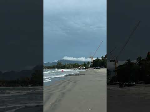 Waves at Pantai Cenang