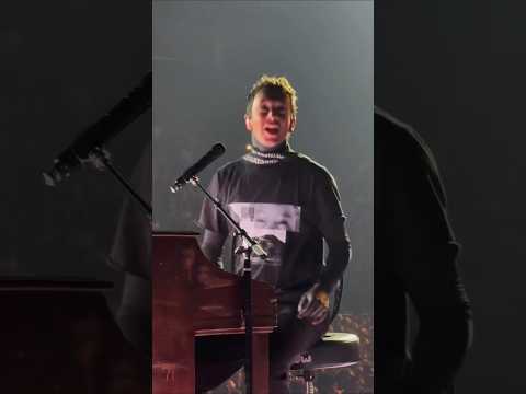 Tyler Joseph says "I love you too" to the fans