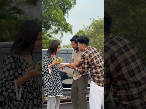 Paambu kadichu chechi😳🤣