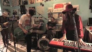 Houndmouth - &quot;Sedona/Black Gold&quot; from Guestroom, Louisville