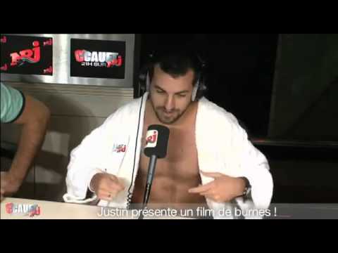 Justin présente un film de burnes