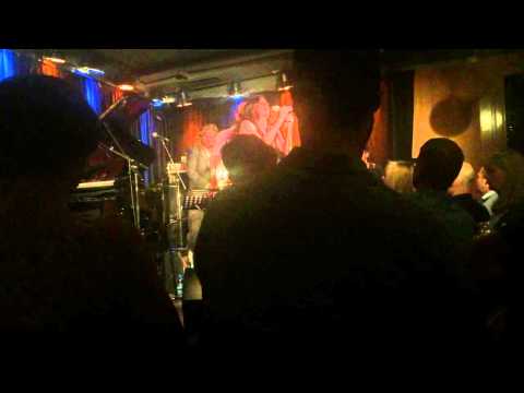 Micatone - Step into the Gallery (live)