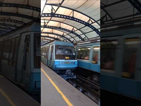 Metro de Santiago | NS-93 N°2052 (BOCINAZO) | Retirándose de Estación SAN JOAQUIN | LINEA 5