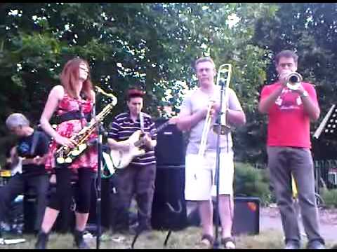 Dappa Don & The Playaz serenades Easton with smoothness... supported by Tin Dogs