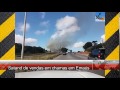Stand de vendas em vendas em chamas na BR-101 em Emaús