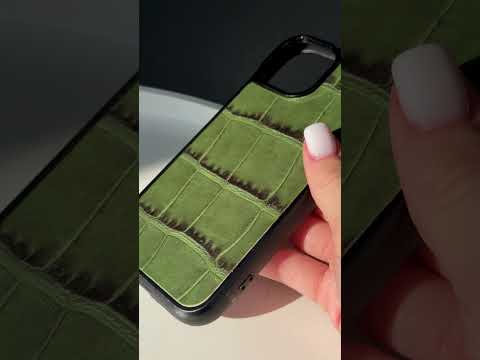 Чехол для iPhone из натуральной итальянской кожи зеленый - фото 1 - id-p2792136084