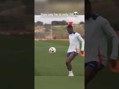 lamine yamal is different💀 #barcelona #lamineyamal #skills