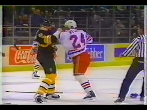 Jay Wells vs Glen Featherstone