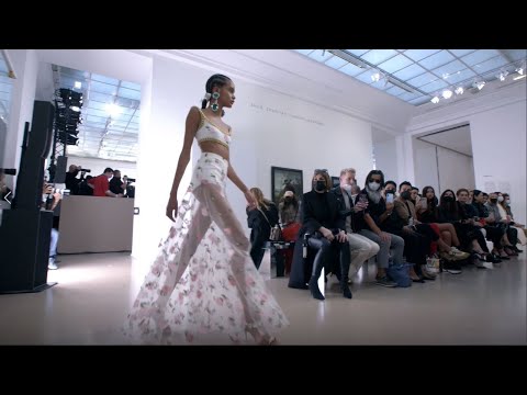 GIAMBATTISTA VALLI SPRING-SUMMER 2022 SHOW