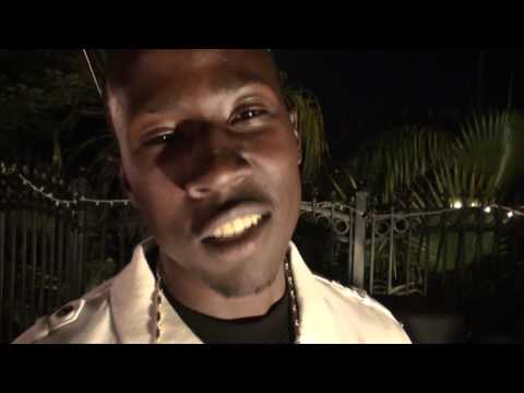 Agerman, Keak Da Sneak and Tha Staff (Unseen Footage)