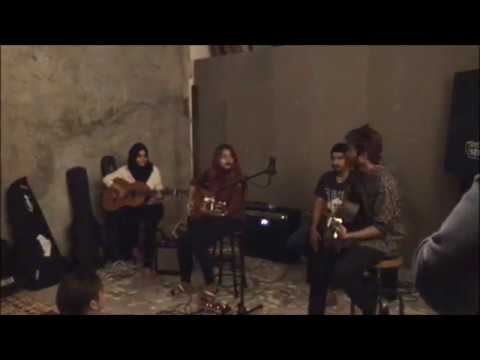 Yellow Lagoon - Fenumun Ufaavey (Live)