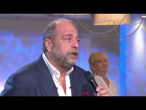 EXTRAIT - Éric Dupond-Moretti pousse la chansonnette sur le plateau - Thé ou Café 18/03/18