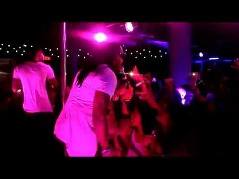 Yudi Fox abrilhanta noite de Mindelo com show na discoteca Caravela