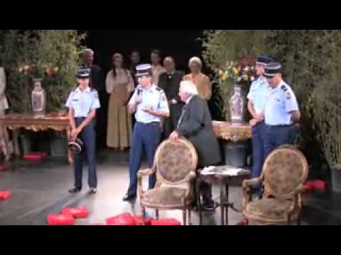 Michel Galabru et les vrais gendarmes de SaintTropez