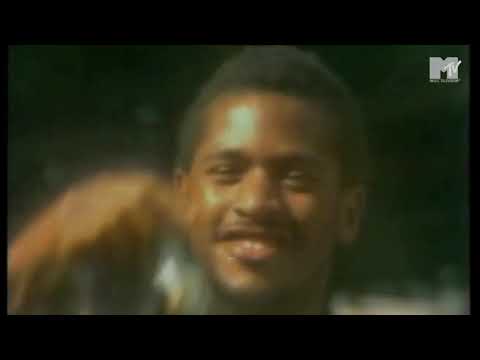 ZOLTÁN ERIKA casanova