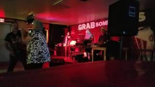 Two Dogs Saloon -Dont it make my brown eyes blue (cover)