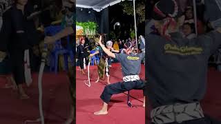 Download lagu Aksi Bopo Cilik Prabu Erlangga #prabuerlangga #jaranan #barongan #jawatimur #shorts mp3