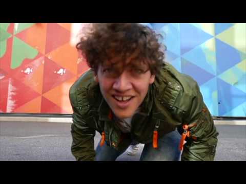 Nassim skratt "Va de du som pinga?"