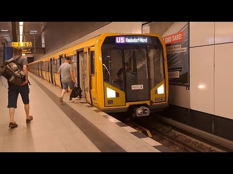 Berliner U-Bahn U5 H95 5004-1 am Hauptbahnhof Richtung Kalsdorf-Nord (August)2023