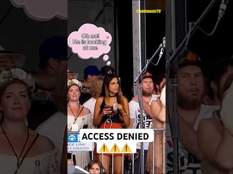 Is she IGNORING Anthony Kiedis?😲 #redhotchilipeppers #rhcp #anthonykiedis #funny