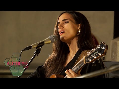 Altchemie-live VOICE, BONE 'N' STRINGS  - Lea Lu & Nils Wogram