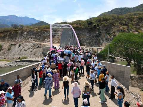 ENTREGA DEL PUENTE LUCARQUI QUE UNE A TRES CANTONES
