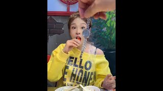 女孩子的快乐也可以很简单...#日常vlog#恋爱 #美女 #同居 #恋爱日常