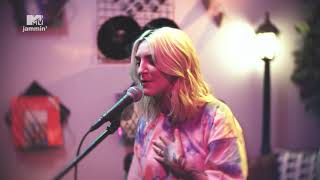 Julia Michaels&#39; acoustic live performance of &quot;Anxiety&quot; on MTV Jammin&#39;